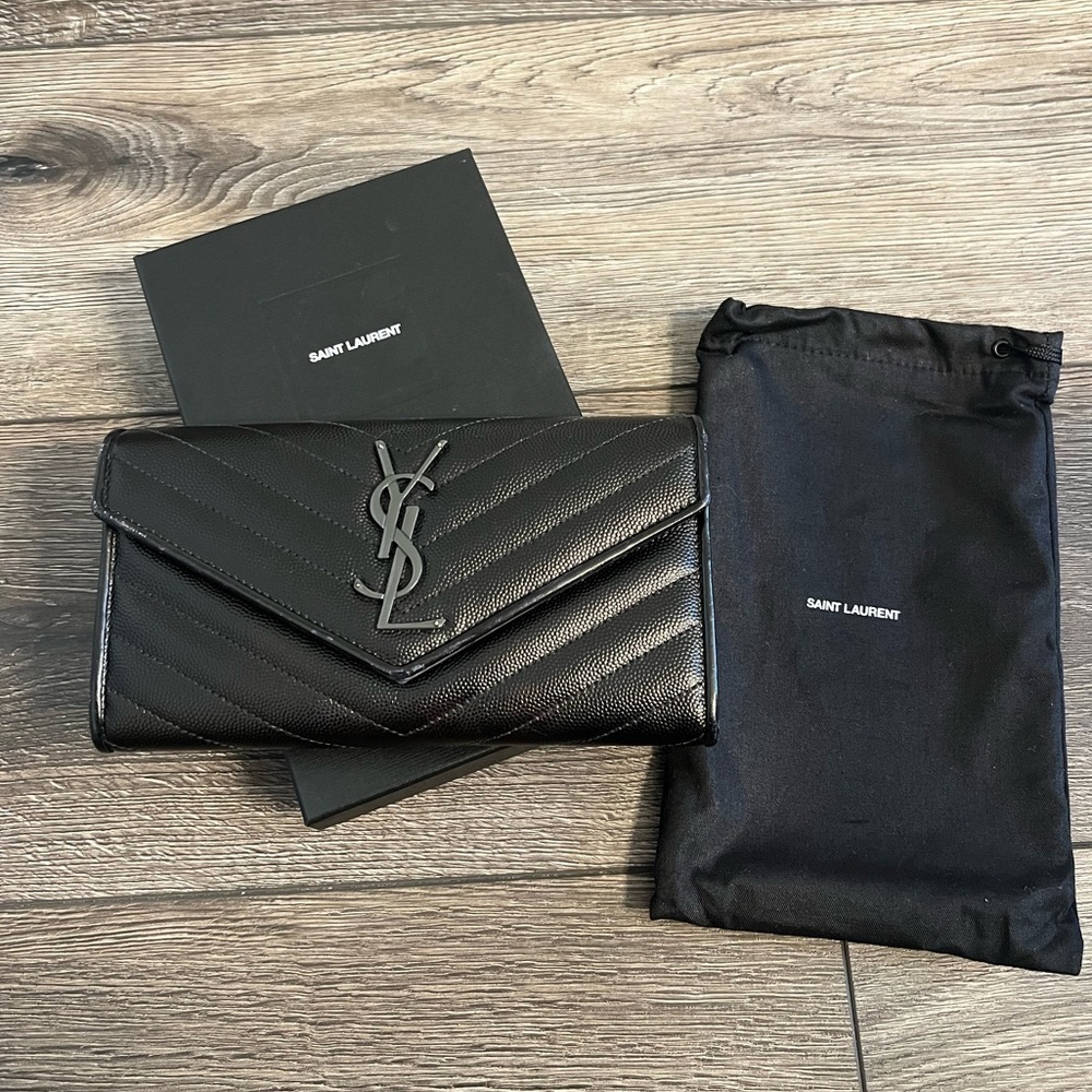 YSL Saint LAURENT Black Matelasse Chevron Monogram Flap Wallet